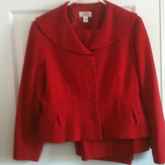 RESERVED🎀🎀🎀🎀🎀Talbots Classic Red Suit