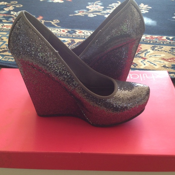 Glitter wedge sz 6.5