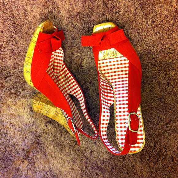 Tribecca - Kenneth Cole Red Sling Back - Picture 1 of 4