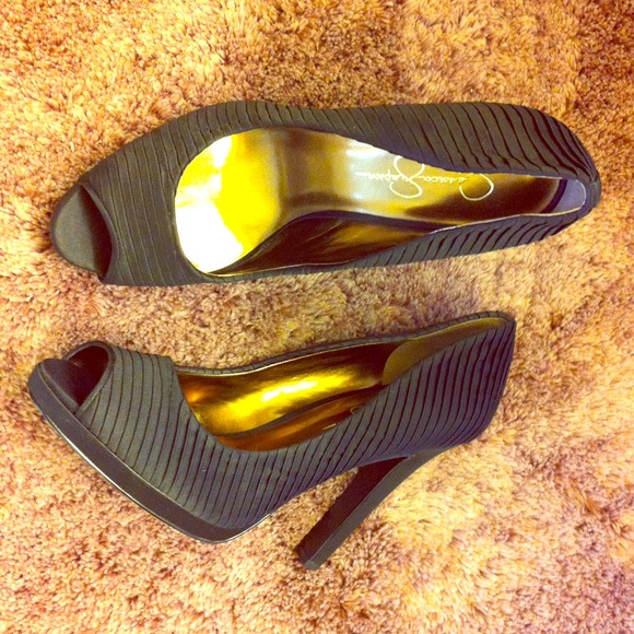 Jessica Simpson Pump - Picture 1 of 3