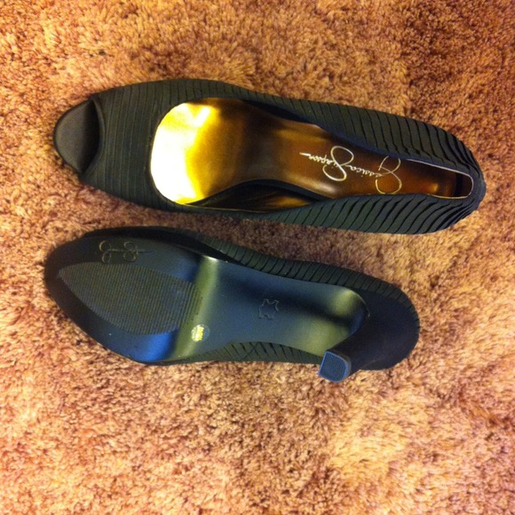 Jessica Simpson Pump - Picture 3 of 3