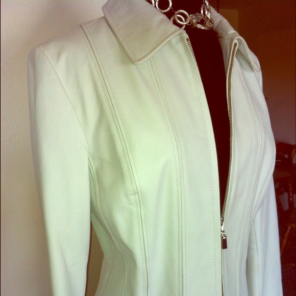 *HOT* Moda Leather Fitted Motorcycle Jacket