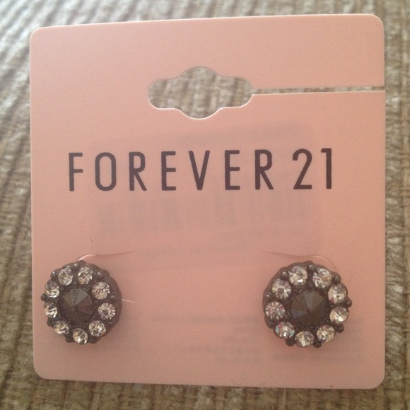 🚫Sold🚫🎀Charcoal color earrings🎀