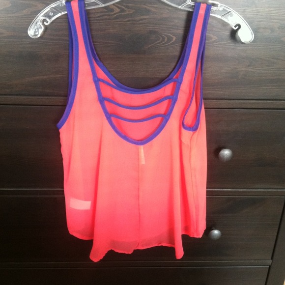 Sheer coral colored tank top - Picture 2 of 2