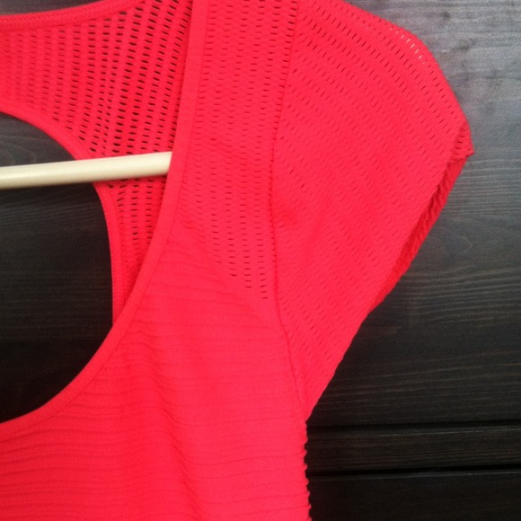 Dark pink boycon Bebe dress - Picture 3 of 4