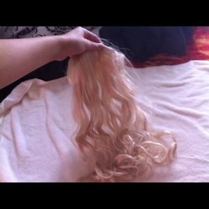 Beach blonde Hair extensions
