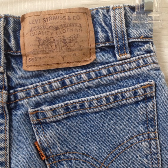 LITTLE GIRL'S Levi's High Waisted Cut Off Shorts - Picture 2 of 3