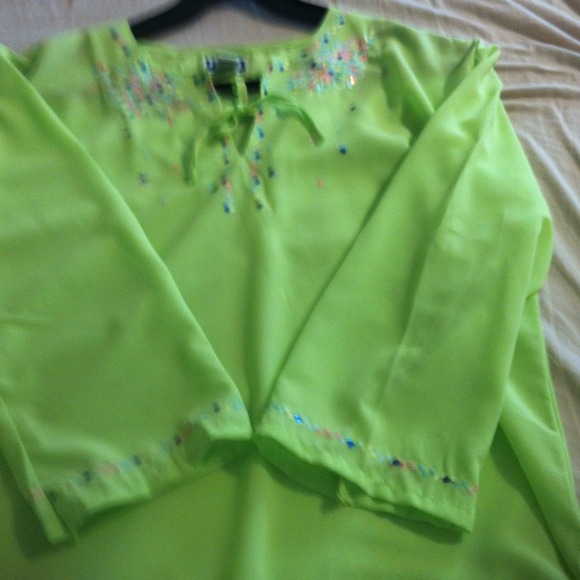 Spring blouse - Picture 2 of 3