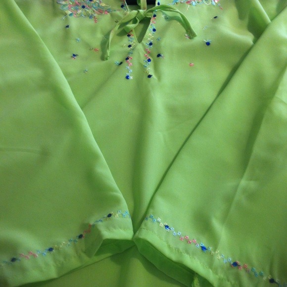 Spring blouse - Picture 3 of 3