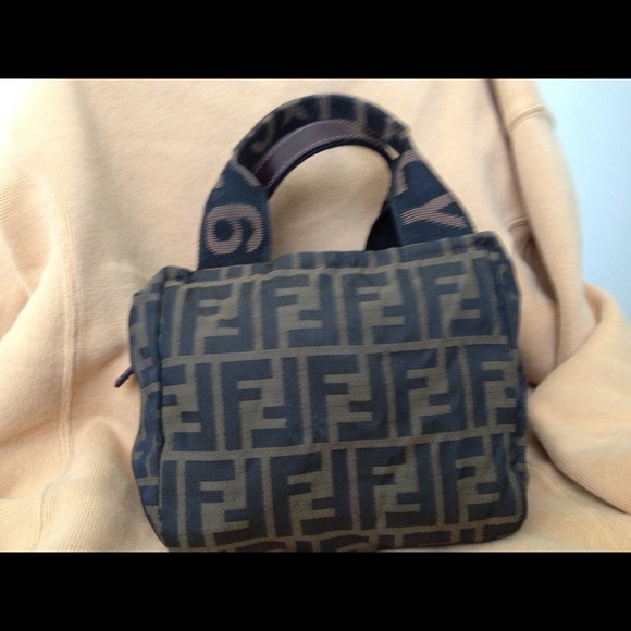 Rare vintage Fendi handbag. Great for evening out!