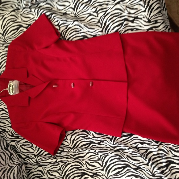 ⛔Bundled⛔PRICE CUTRed KASPER A.S.L Suit!