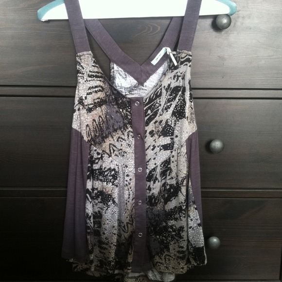 Gray button down Urban Outfitters top - Picture 1 of 3