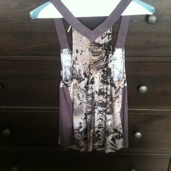 Gray button down Urban Outfitters top - Picture 2 of 3