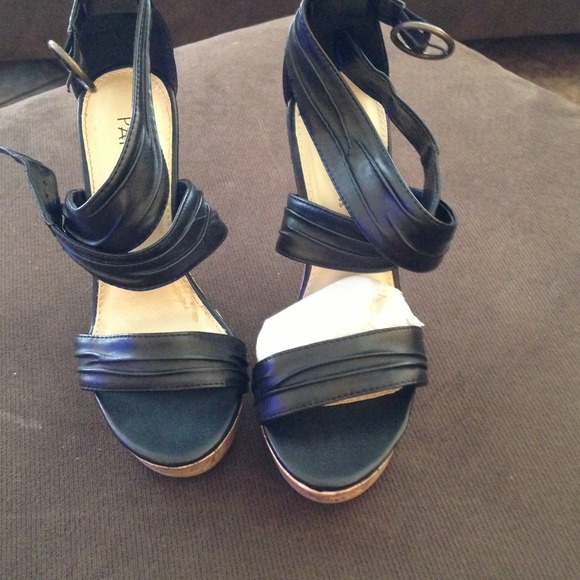 Black with wedge heel worn once - Picture 2 of 3