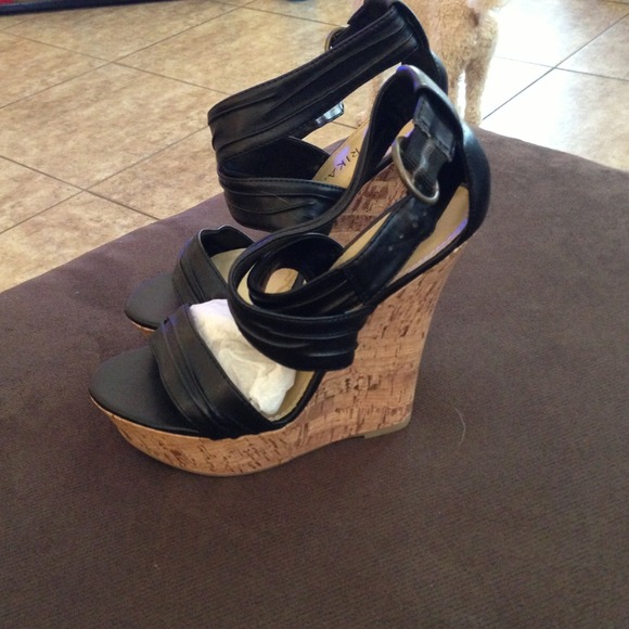 Black with wedge heel worn once - Picture 3 of 3