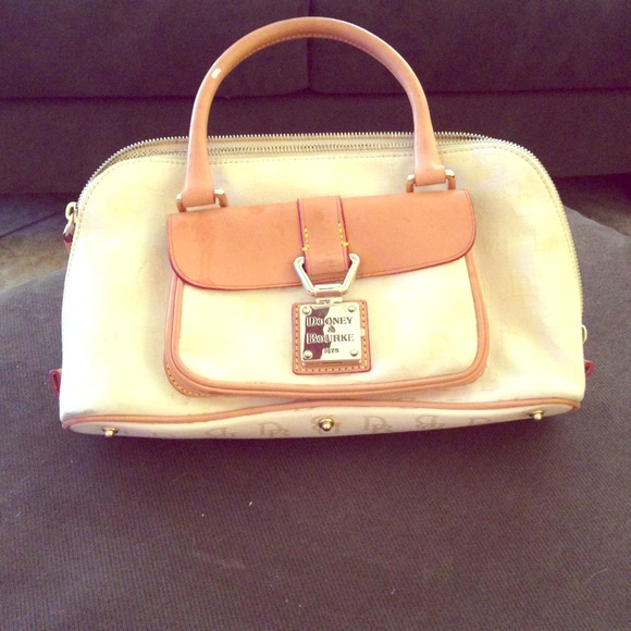 Original dooney & bourke off white purse
