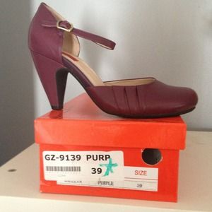 Mix Mooz, size 9, purple 3.5" heels