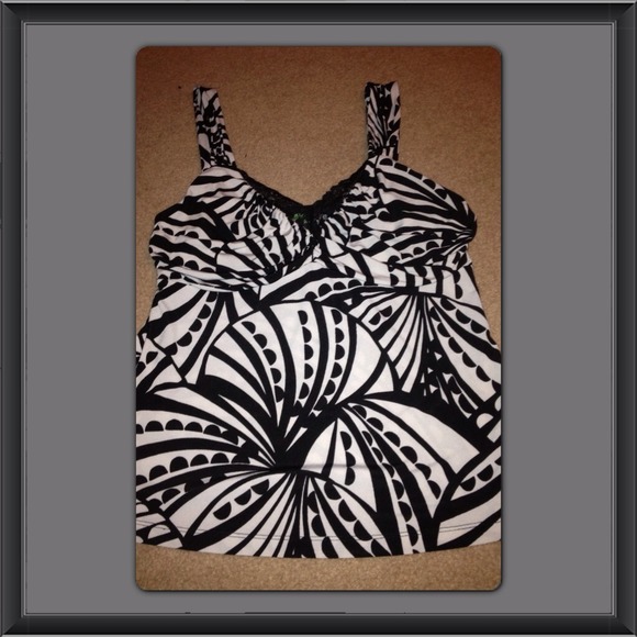 REDUCED NWOT WhiteHouseBlackMarket Tank Size L