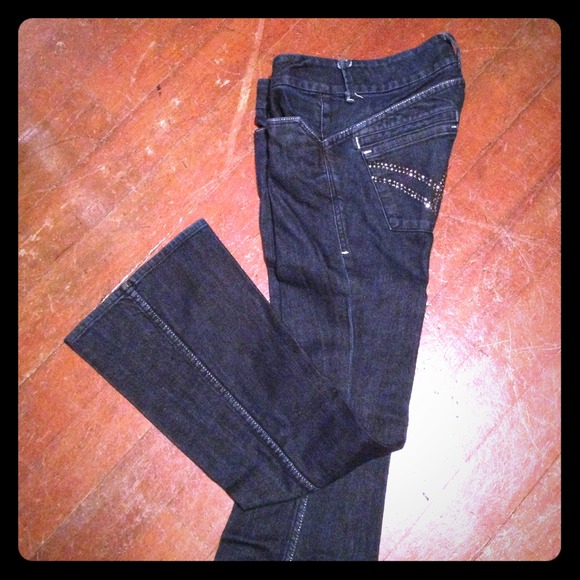 🎉JUST REDUCED🎉Dark wash William Rast with bling!