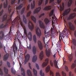 Adorable drop earrings