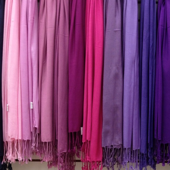 Scarfs!!! Pick your color