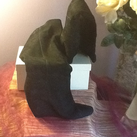 "RESERVED" for @Fashionista805"