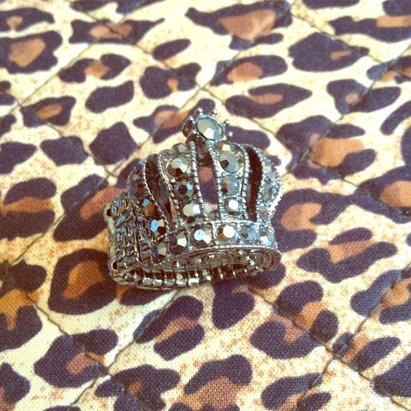 Crown ring
