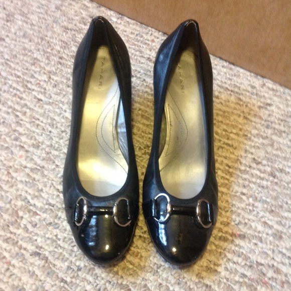 Tahari pumps