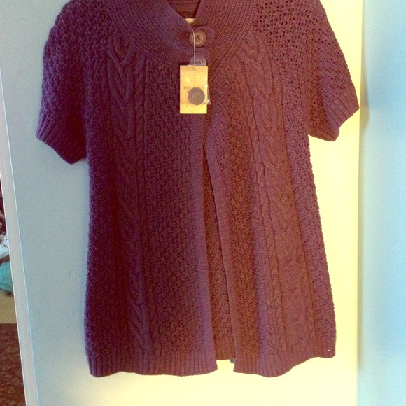 purple short sleeved button sweater - Picture 1 of 4