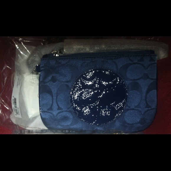 NWT Auth Coach Wristlet & lanyard for @sweet_spicy