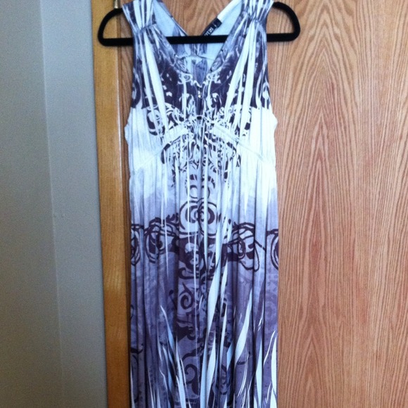 (reserved for dobegirl 3/27) $30 maxi dress
