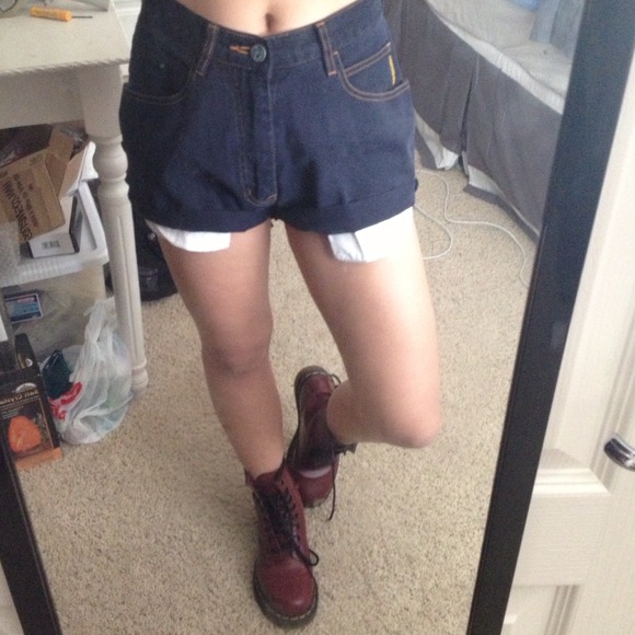 GIORGIO ARMANI High Waisted Cut Off Shorts - Picture 3 of 4