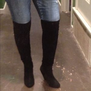 Additional pics of black boots