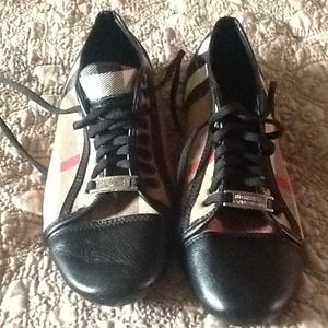 Reserved! @eugenia Burberry shoes