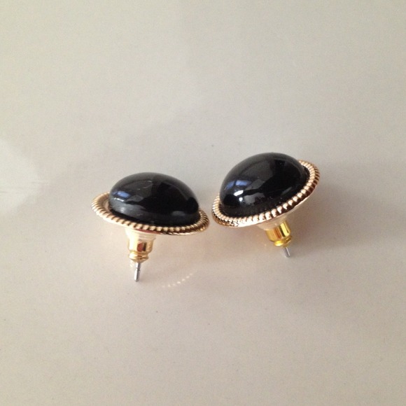 Black circle earrings with delicate gold trim - Picture 2 of 3
