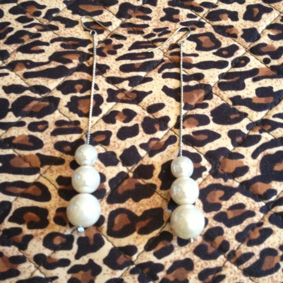 Pearl earrings - Picture 1 of 1