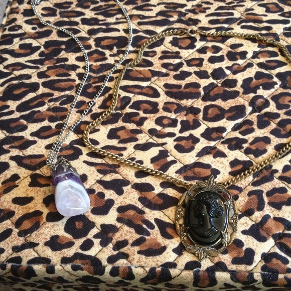 More costume jewelry - Picture 1 of 1