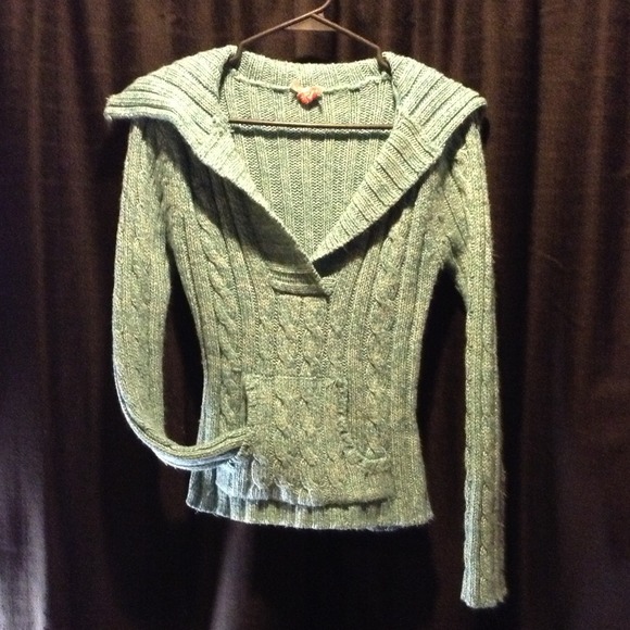 Sweaters - Knitted sweater