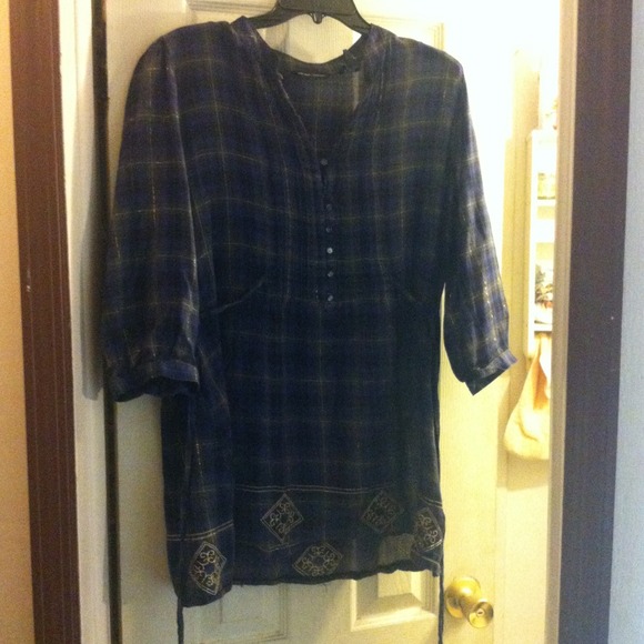 New York and Company top! Great with leggings!