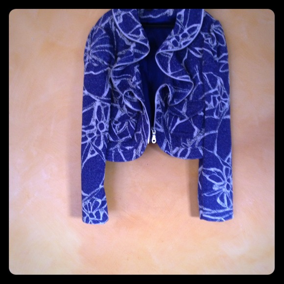 Jacket-blue & white