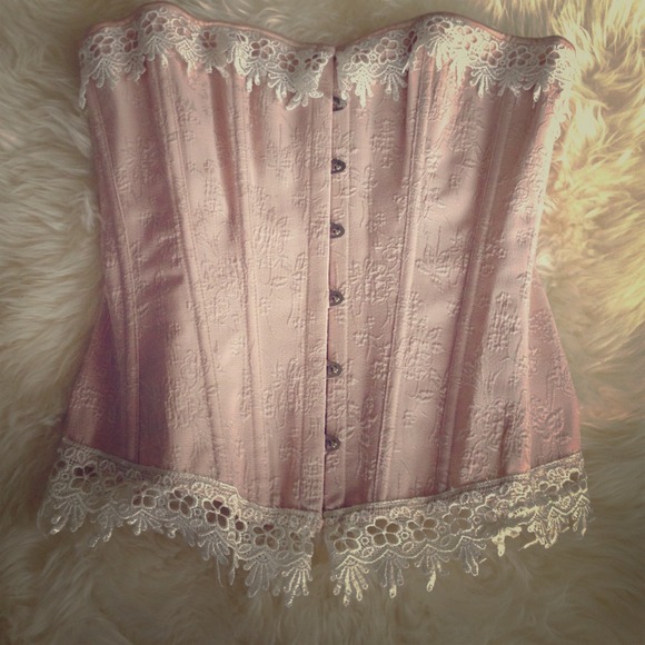 Vintage style corset!! Super cute!