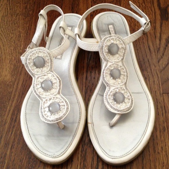 (SOLD) Bundle: Bandolino Sandals & Black Purse