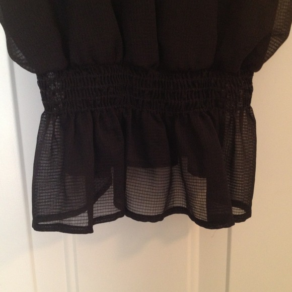 Black skinny strap top - Picture 3 of 4