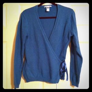 ⛔Sold⛔Faux wrap sweater