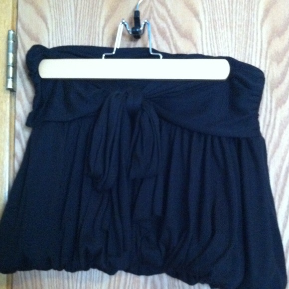 Short black skirt with bow. SOLD!! - Picture 1 of 1