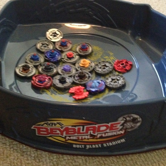 Beyblades stadiums & acessories