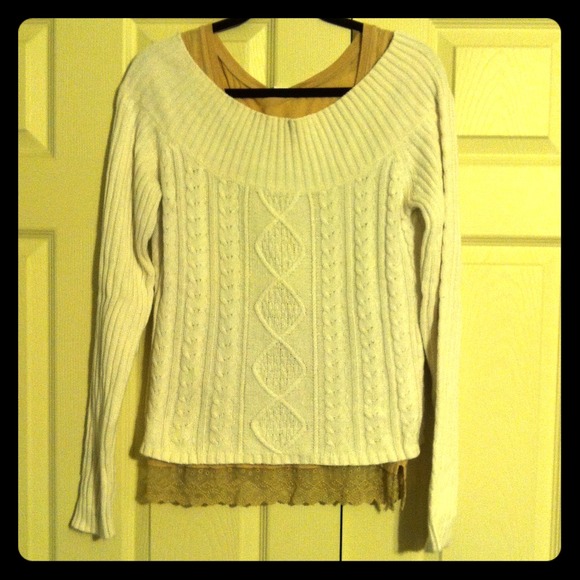 ⚠Sold in bundle⚠ AE Off white sweater
