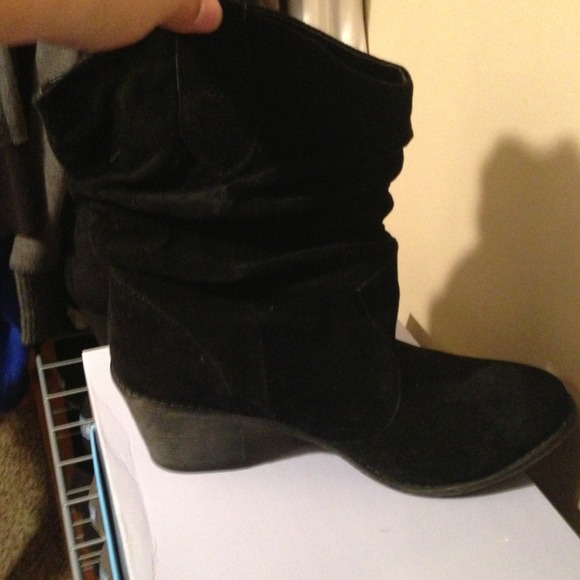 Boots - Mid calf western boot
