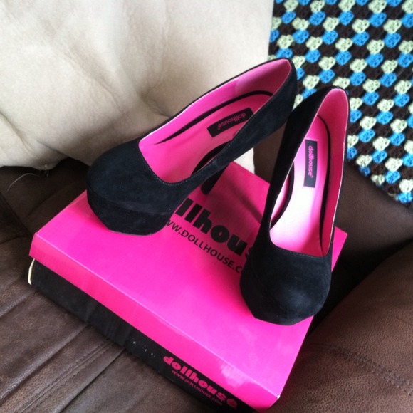 Dollhouse Black Platform Heel - Size 6.5 - Picture 2 of 4