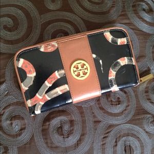❤AUTHENTIC Tory Burch Wallet